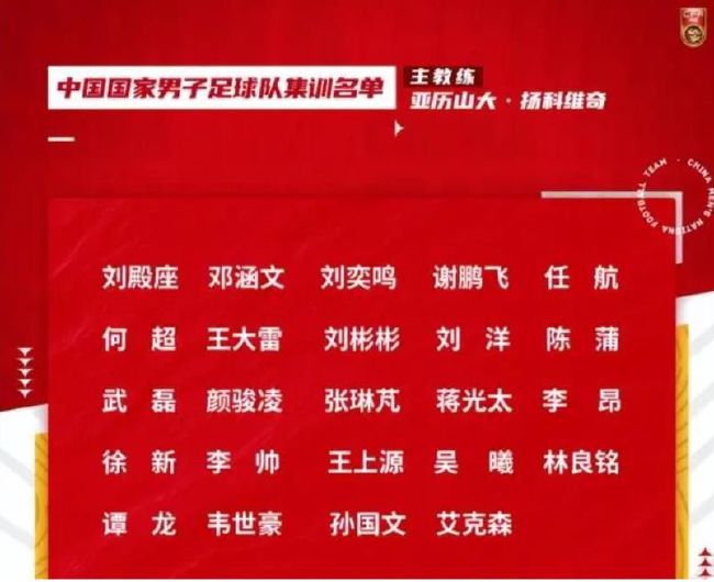 导演凯;加农分享片场照导演克里顿跟;惊奇队长布丽;拉尔森有多次合作，《少年收容所》《玻璃城堡》都是由拉尔森主演